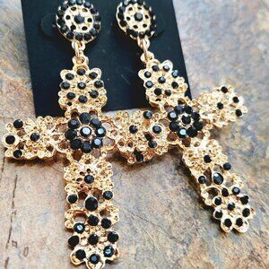 NWT nOir Jewelry Black Rhinestone Cross Stud